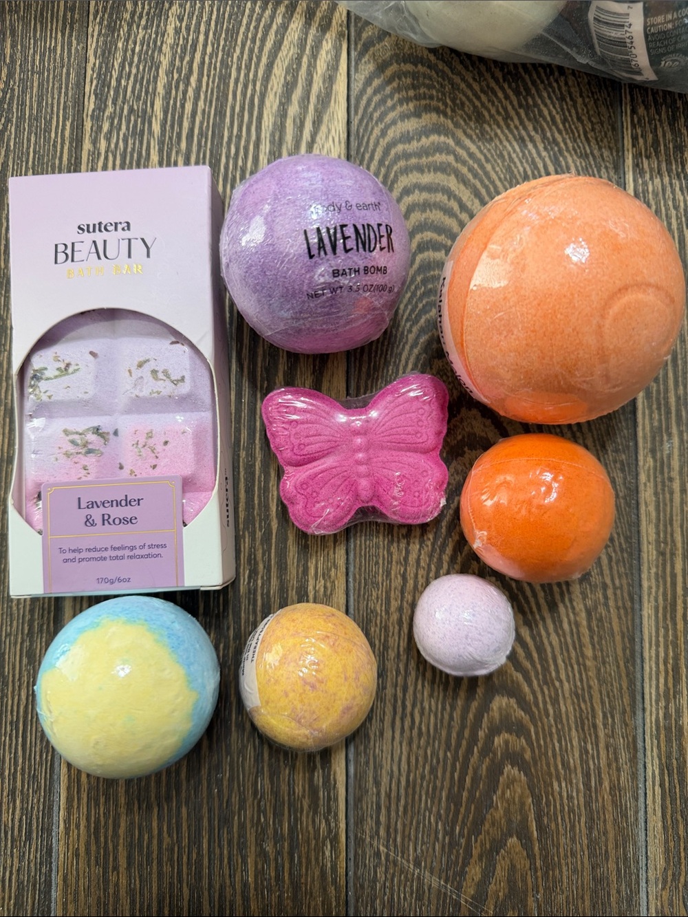 8 bath bombs assorted sizes shapes and brands
